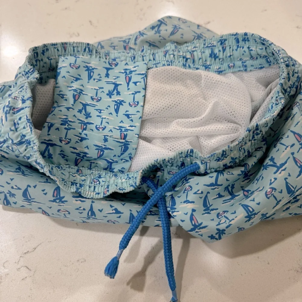 Vineyard Vines Boy Swimming Shorts Size S( 8-10)